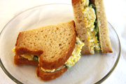 Egg salad sandwich on White Bread - Mix #7